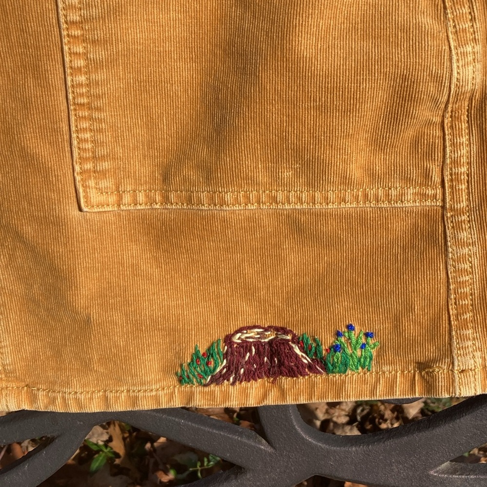 Corduroy skirt upcyled hand embroidered - Picture 3 of 8